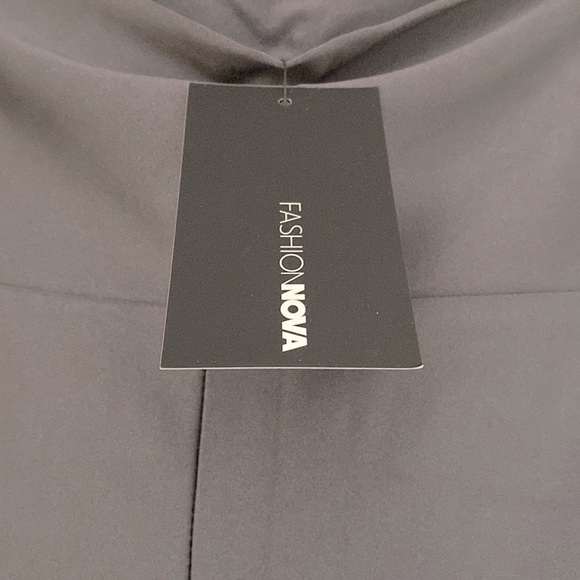 NWT Fashion Nova  satin type fabric in a gorgeous deep grey. High waisted. - Picture 3 of 3